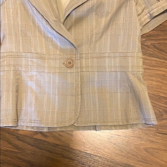 Jacket - Picture 3 of 4